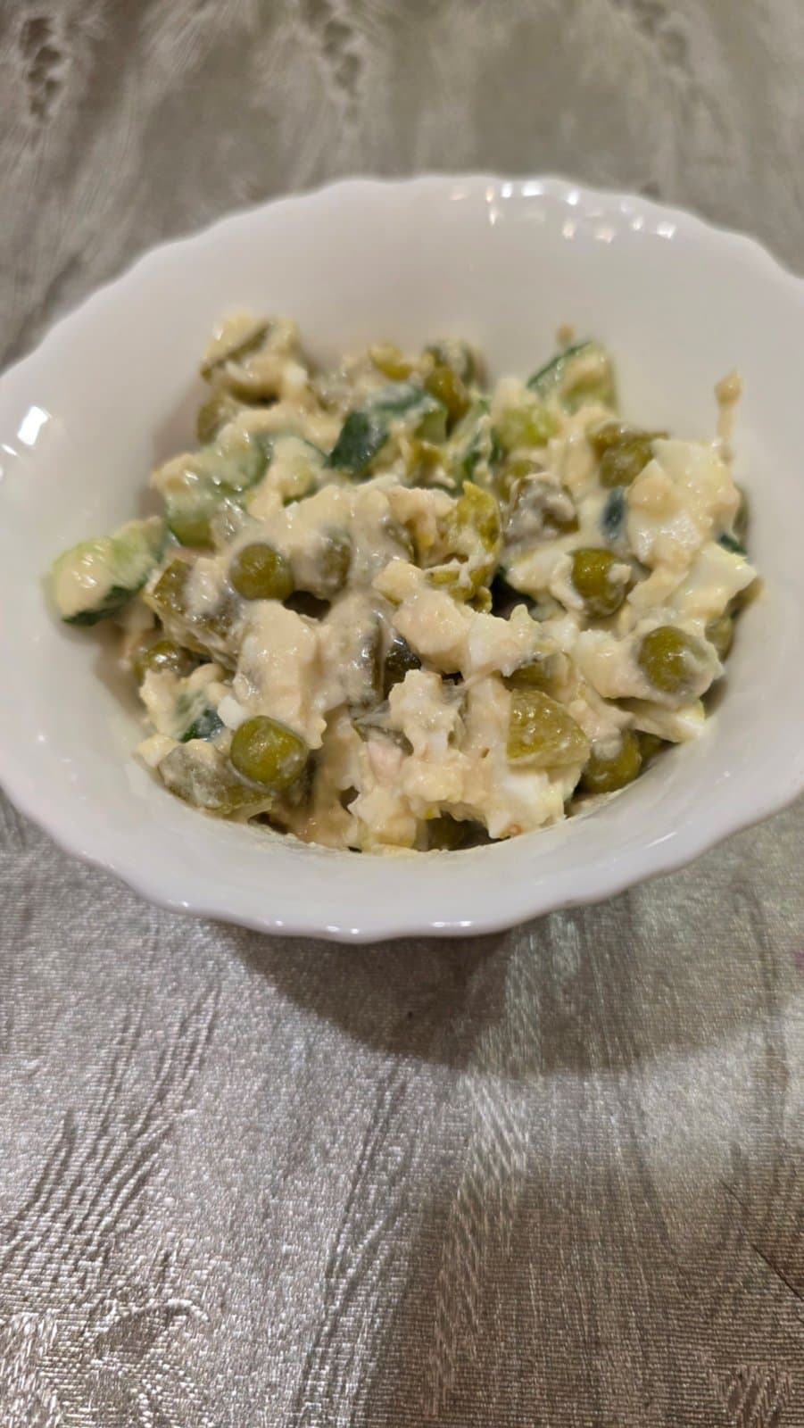 Салат ПП из куриной грудки с огурцами